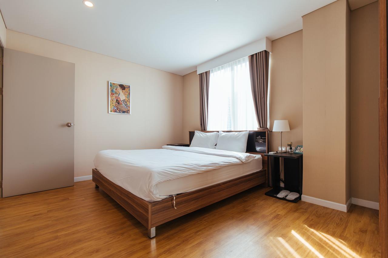 Roomme Hospitality Nang Linchee Branch 曼谷 外观 照片