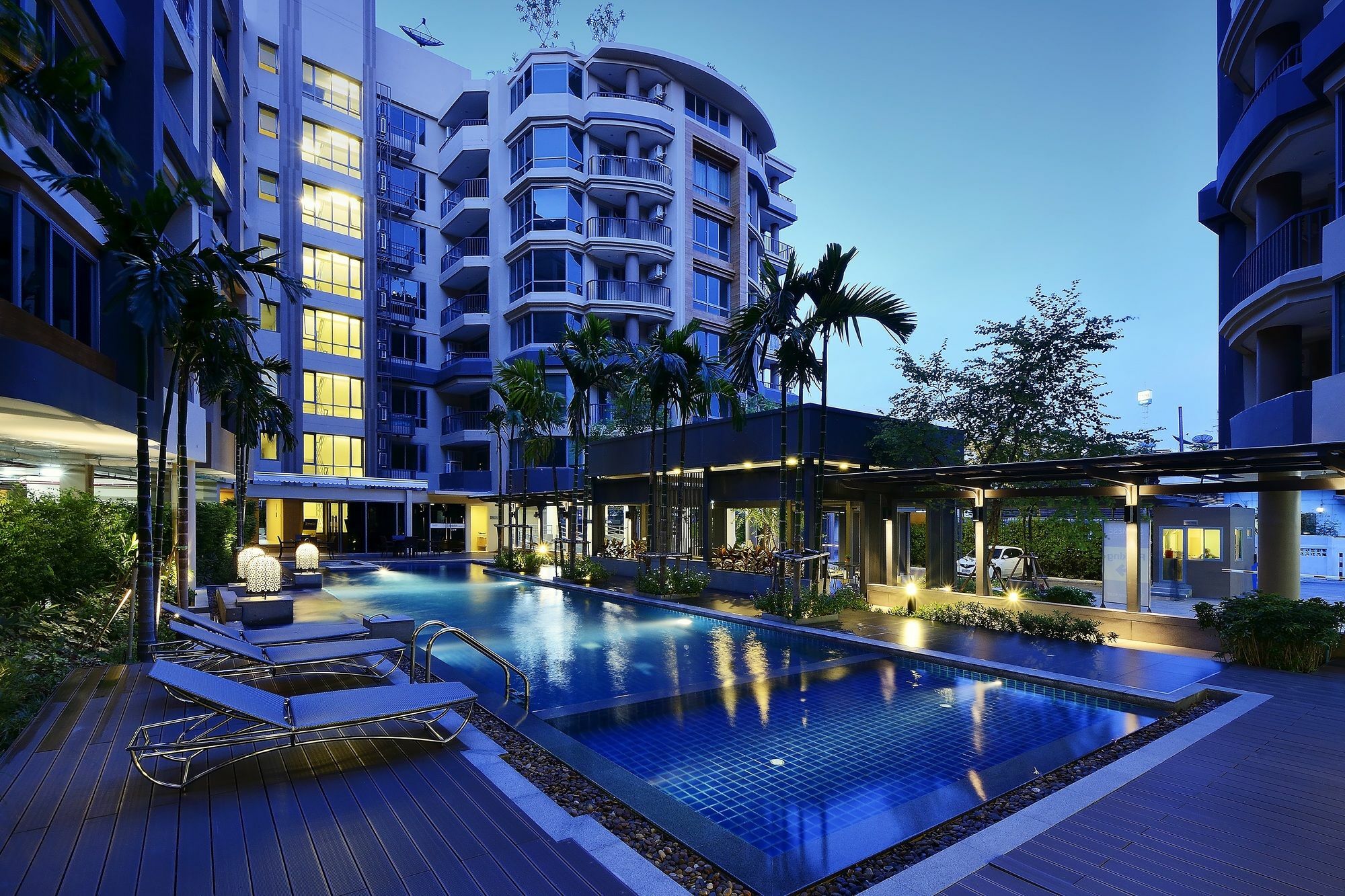 Roomme Hospitality Nang Linchee Branch 曼谷 外观 照片