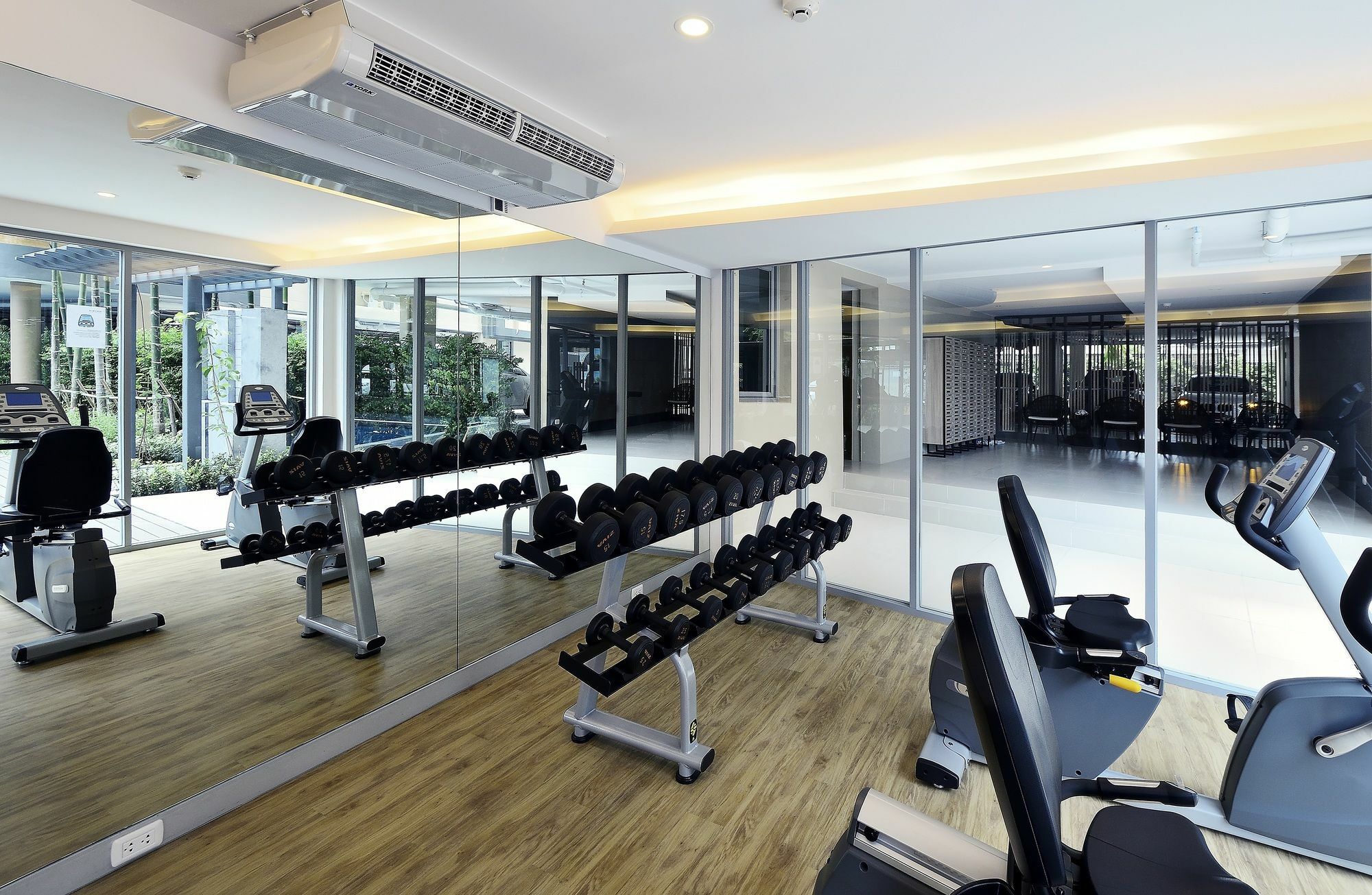 Roomme Hospitality Nang Linchee Branch 曼谷 外观 照片
